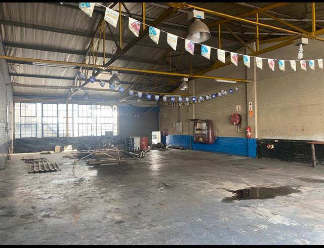 285M² WAREHOUSE TO LET IN SPARTAN